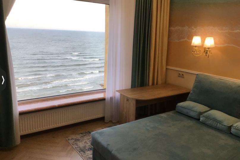 Светлые апартаменты у моря